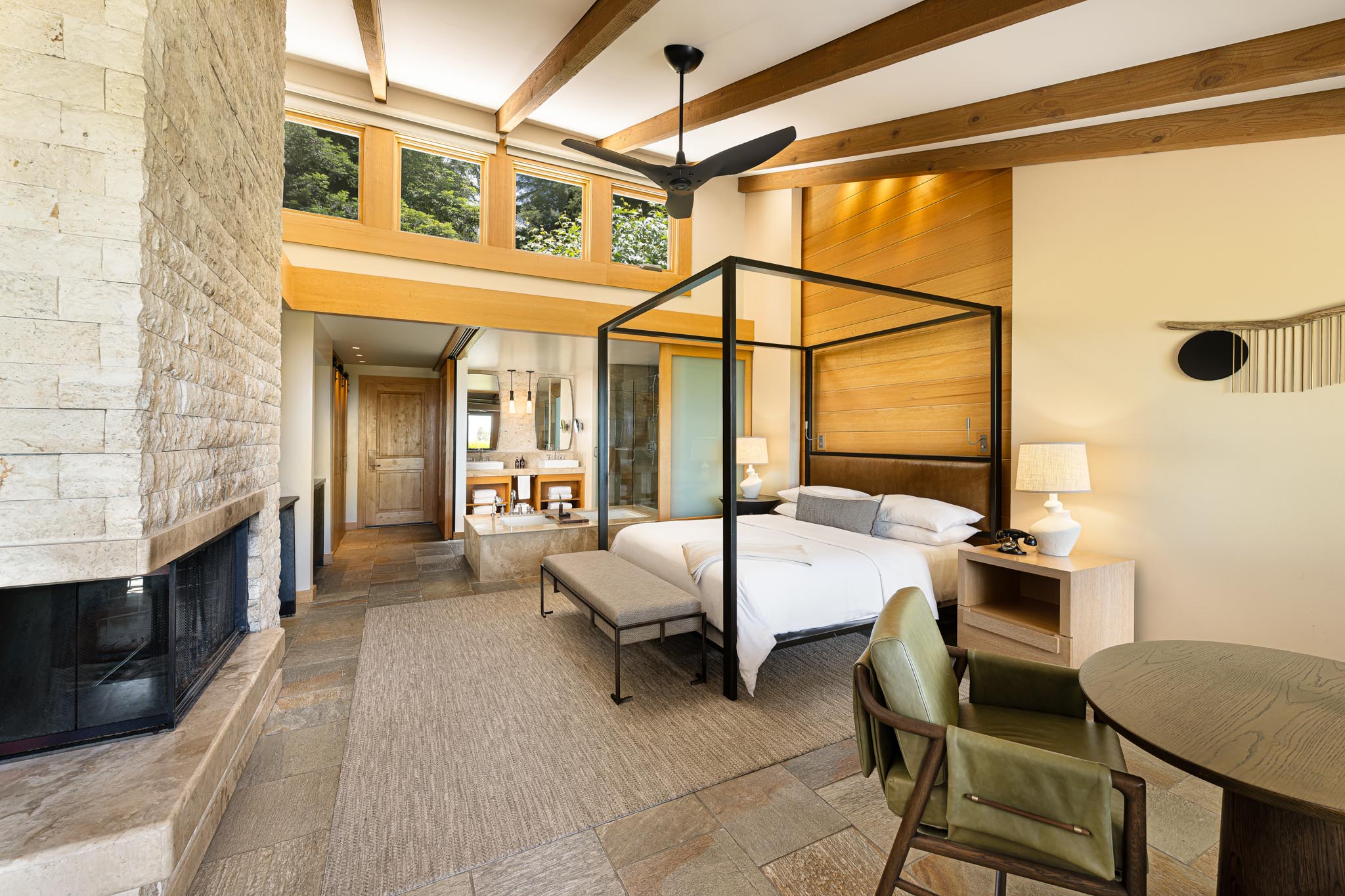 /images/stay/Pacific House Suite Bedroom.jpg